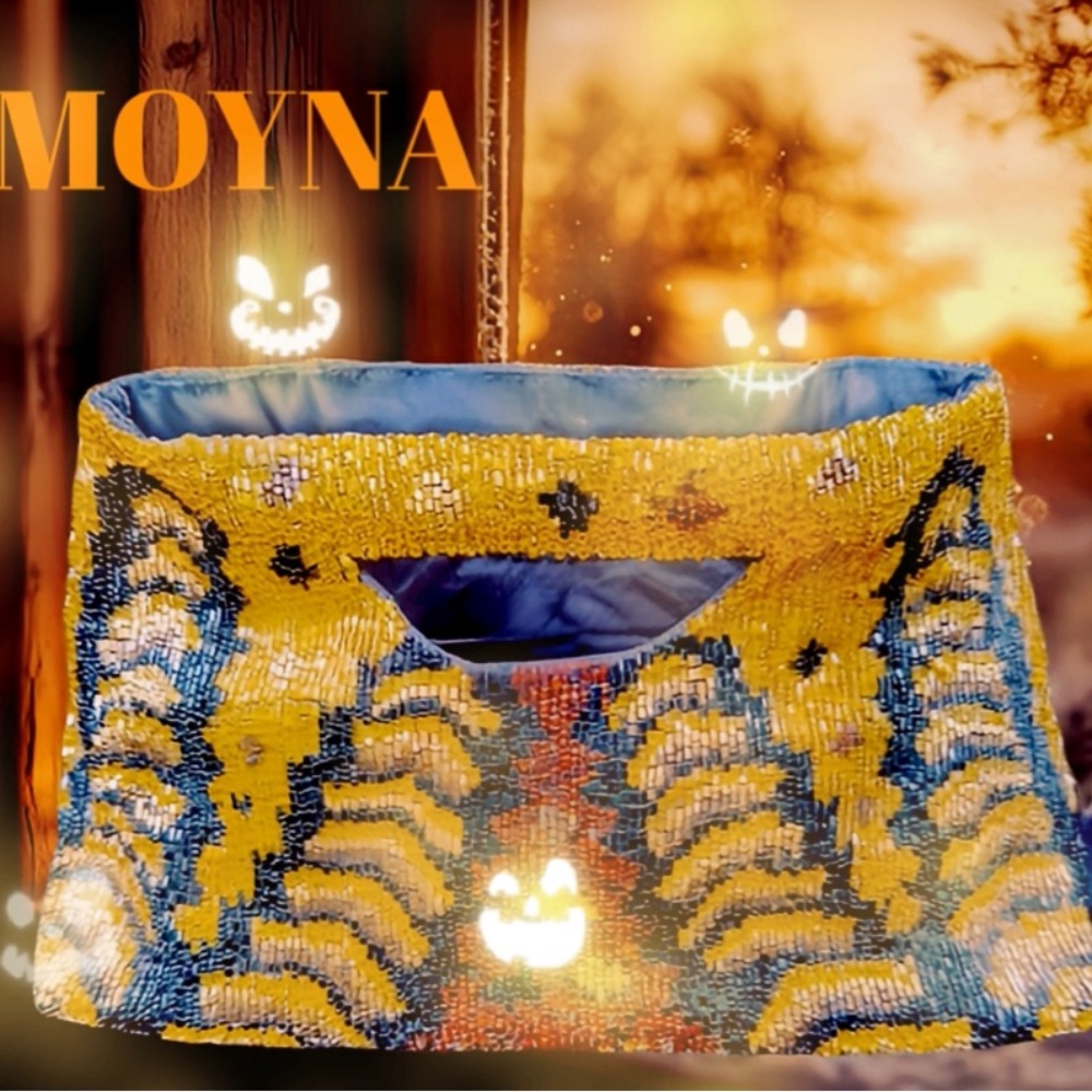 MOYNA BLACK & GOLD BEADED CLUTCH / BAG - NEW ! 🍁👛